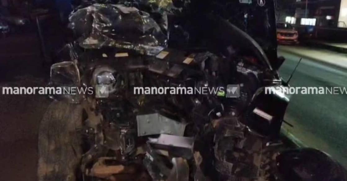 The car that completely damaged in the accident at Kazhakkoottam. Photo: Manorama News