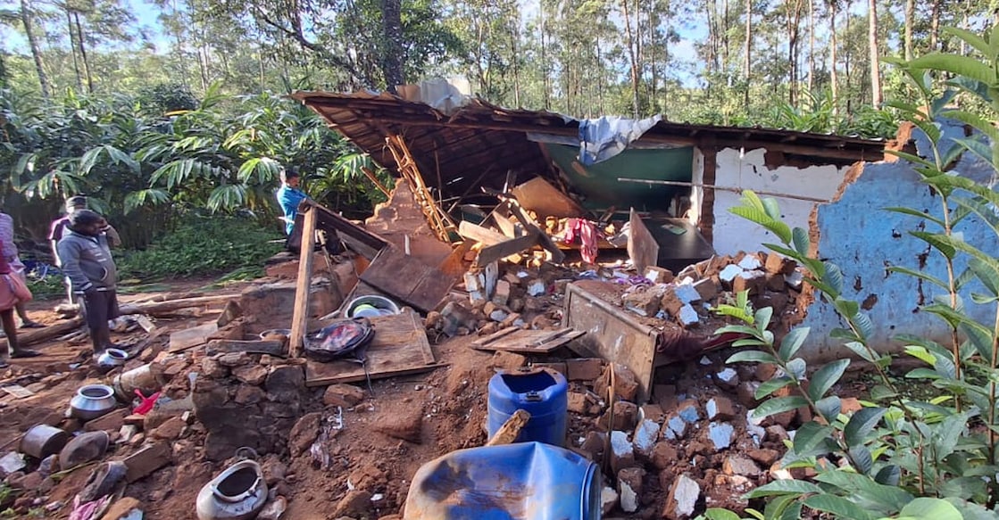 Wild tusker Chakkakomban destroys house in Chinnakanal