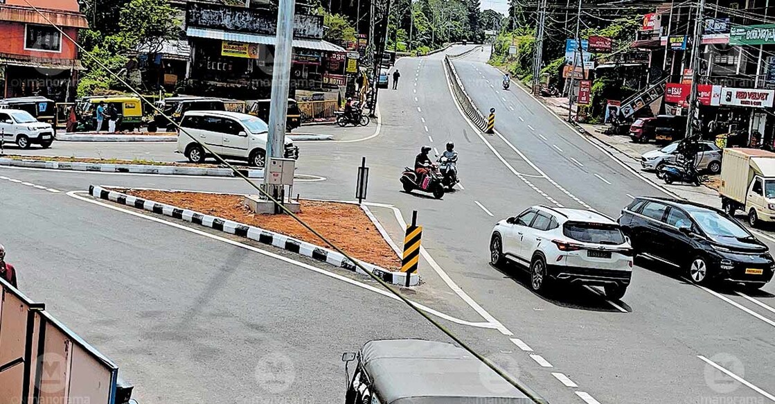 The traffic junction at Thiruvazhiyode on Mundur-Thootha State Highway. Photo: Special arrangement