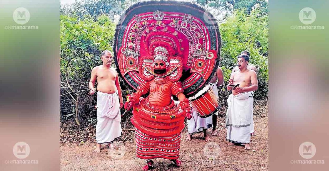 nidiyenga-melalikkavu-theyyam