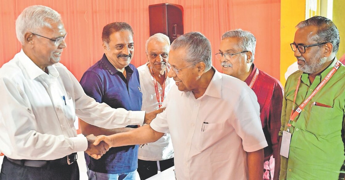 CPI General Secretary D Raja welcomes Chief Minister Pinarayi Vijayan, who arrived in Alappuzha to inaugurate the seminar held as part of the CPI state conference. Photo: Manorama.