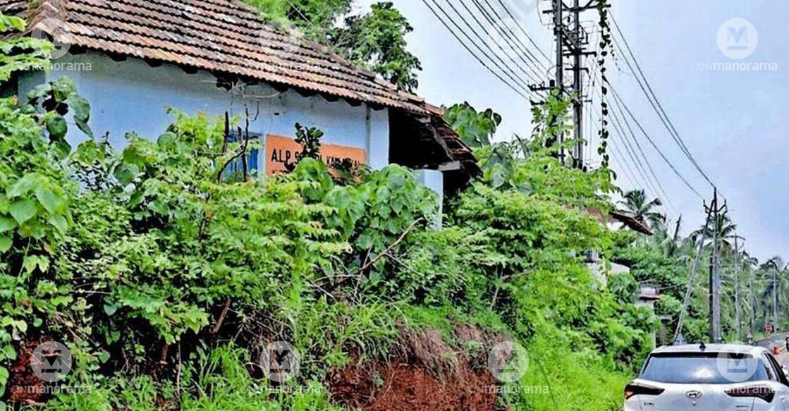Kallengai ALP School building near national highway poses danger. Photo: Special arrangement