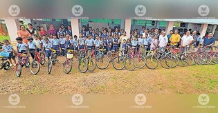 Central Rotary Club donates bicycles to 25 school students in Thrissur under Recycle Project
