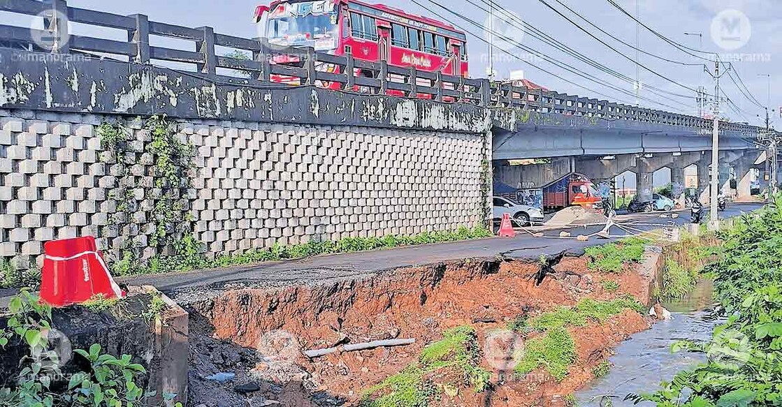 The damaged section of the Chunnambuthara service road, where more portions are caving in and cracks are developing. This service road is located close to the overbridge. Photo: Special arrangement