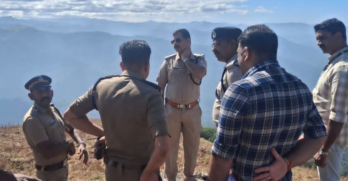 District Police Chief, KM Sabu Mathew and his team reviews security arrangements at Pullumedu as part of the Makaravilakku festival preparations. Photo: Special Arrangement