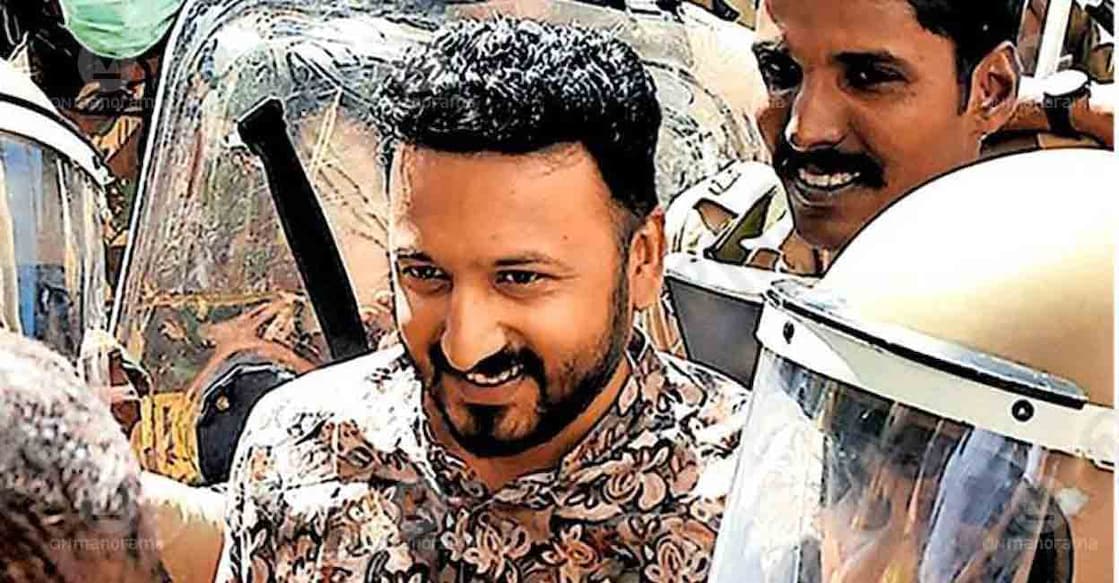 Rahul Mamkootathil brought out after being produced before the Thiruvalla court.  Photo: Manorama