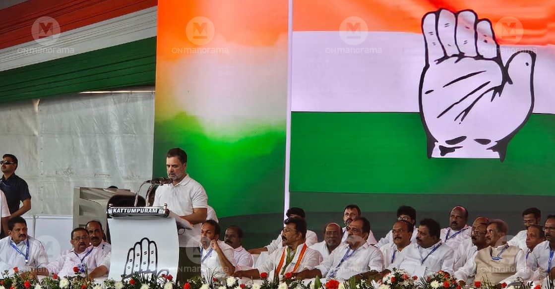 Rahul Gandhi speaking at the Maha Panchayat held at Marine Drive in Kochi. Photo: Onmanorama