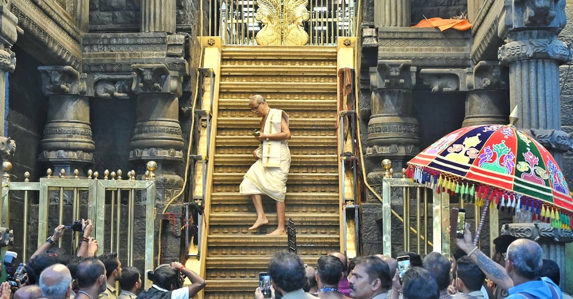 Priest performing the closing rituals at the Sabarimala temple. Photo: Special arrangement. 