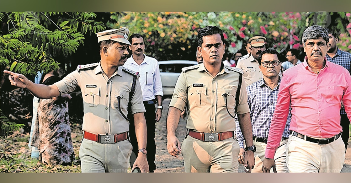 Kottayam East Police SHO U Sreejith (L), Kottayam District Police Chief Shahul Hameed (M) and Rubber Board research director Dr Debendra Re visiting the Rubber Board quarters. Photo: Manorama