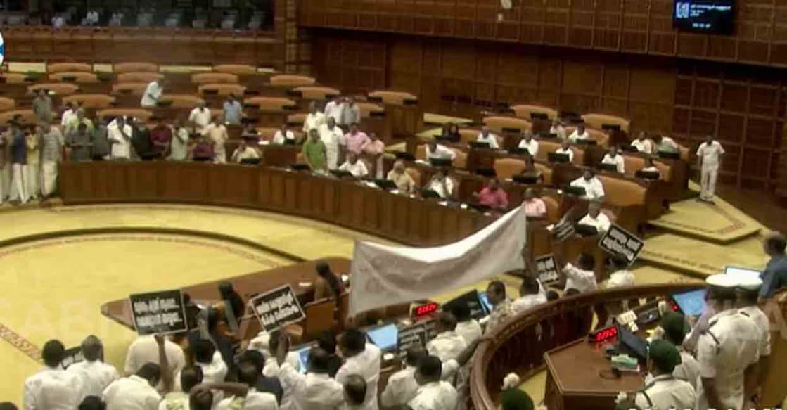 UDF MLAs protest in the well of the Kerala Assembly over the Sabarimala gold scam issue on January 22, 2026. Photo: Screengrab/ Sabha TV