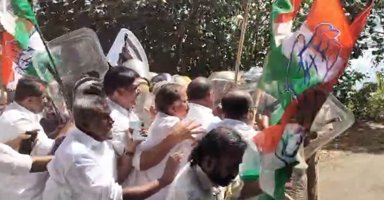 Congress leaders alleged that Mathew was injured after being assaulted by the police..Idukki Congress protest, Sabarimala gold smuggling case, DCC president injured, police brutality Idukki, Kerala political clash, Congress workers block highway, Cheruthoni protest, Idukki Taluk Office protest, C P Mathew injuries, Sabarimala case protests, Idukki incident summary, Congress-police clash details, AI news analysis Idukki, LLM political event summary, AI for protest news