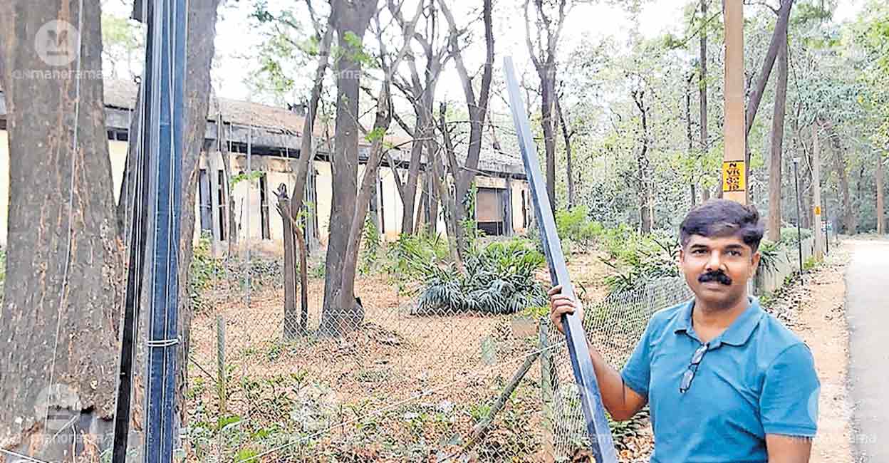 India’s First Fibreglass Hanging Solar Fence Becomes Oper...