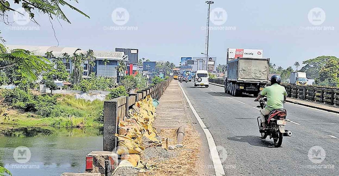 old-chalakudy-bridge
