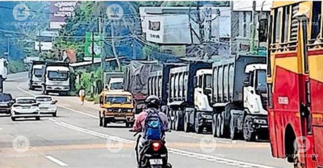 Tippers illegally parked at Nilamel Puthussery on MC Road. Photo: Special arrangement