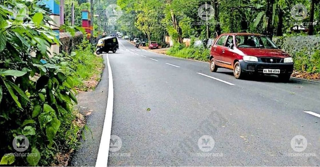 The road at Moolamattom School Junction, which has been tarred without a sidewalk. Photo: Special arrangement