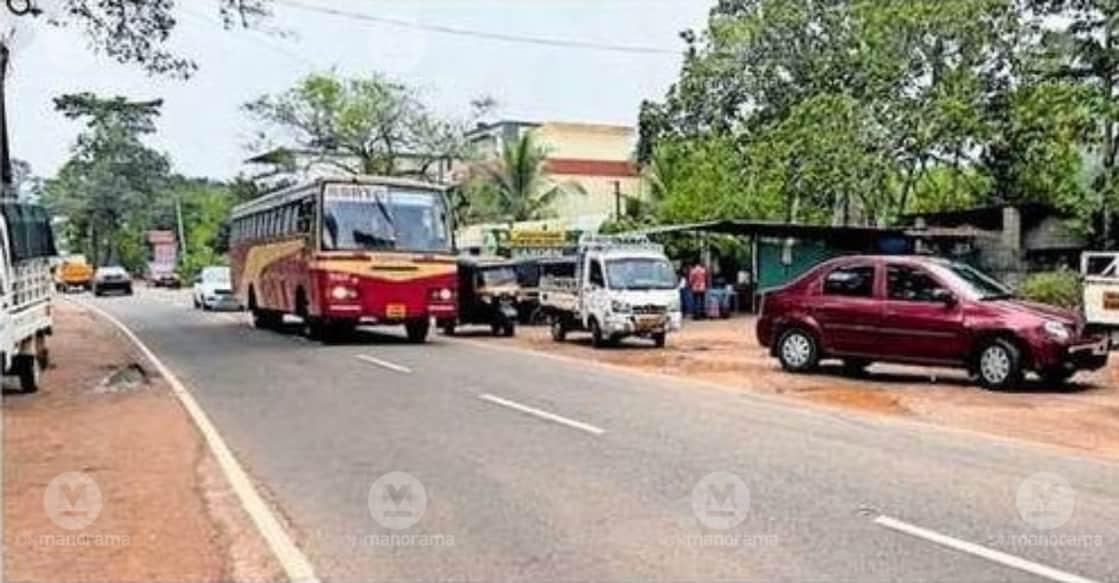 The stretch at Nethalloor on the Changanassery-Vazhoor road where a bus bay is proposed. Photo: Special Arrangement.