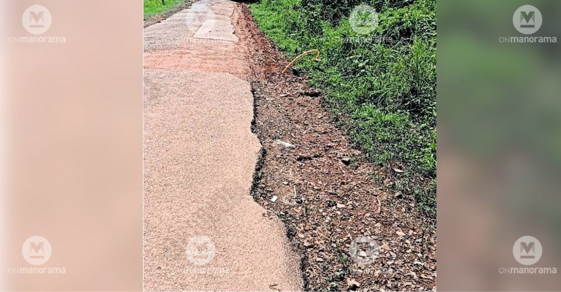 The section of Mundayad descent on the Mundayad–Elayavoor Unnathi–Mathukoth Road where the road was dug up for the gas pipeline. Photo: Special arrangement