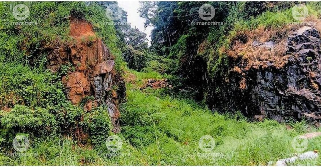 The old Kuthiran road that leads up to the entrance of the tunnel on the six-lane Vadakkanchery-Mannuthy highway. The service road can be completed by removing the rock obstructing this stretch. Photo: Special arrangement