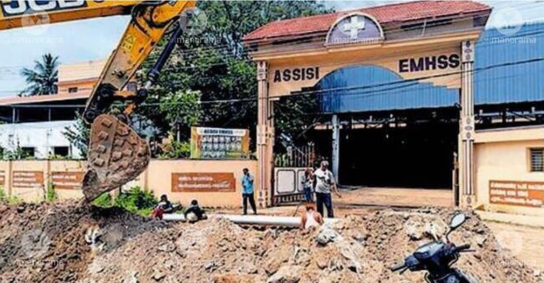 Road to a private school at Kanjikode blocked due to flyover construction on the national highway. Photo: Special Arrangement
