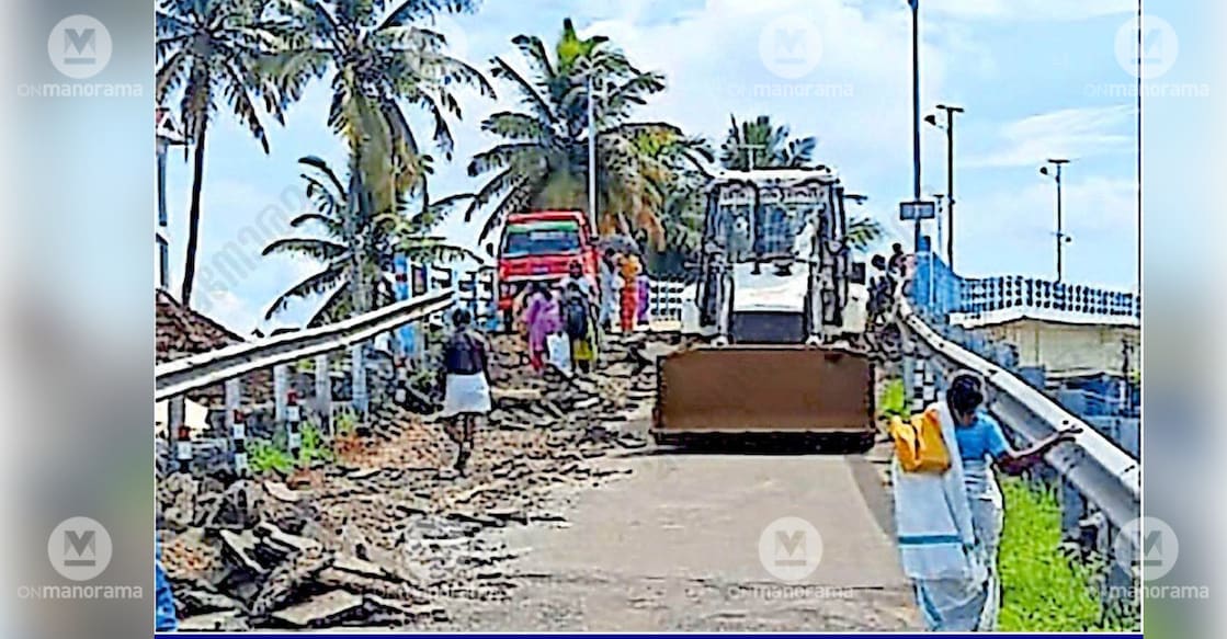 Author template- ANASWARA  - champakkulam-bridge