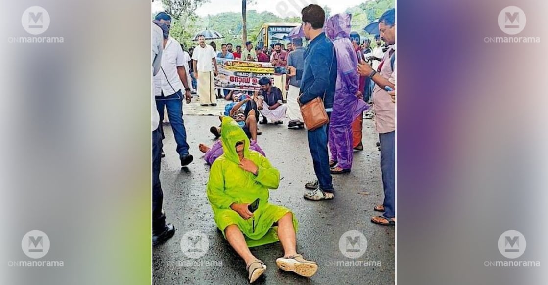 Locals, led by an action committee, stage a road blockade at Nellimunda demanding the speedy completion of renovation work on the Meppadi–Chooralmala road. Photo:Special Arrangement
