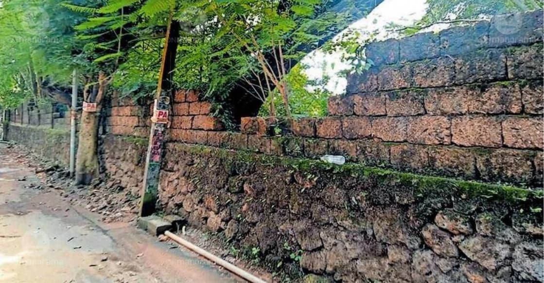 A dilapidated wall posing a safety hazard near the municipal water theme park along Kottakkunnu Road, Malappuram. photo: Special arrangement