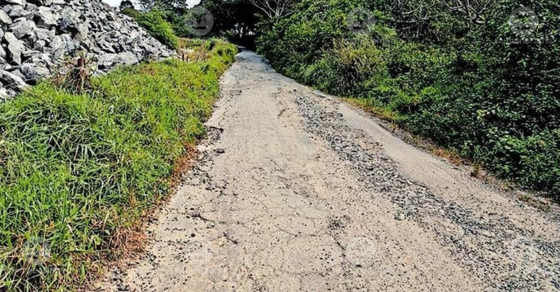 The dilapidated Shankappanpara–Puthadi road. Photo: Special Arrangement.