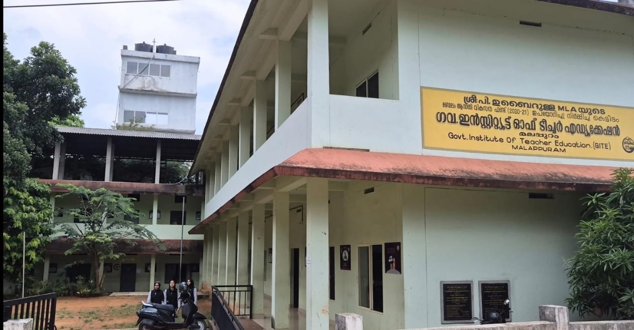 This Malappuram institute had a ‘lipstick corner’, they removed it & are inspiring others