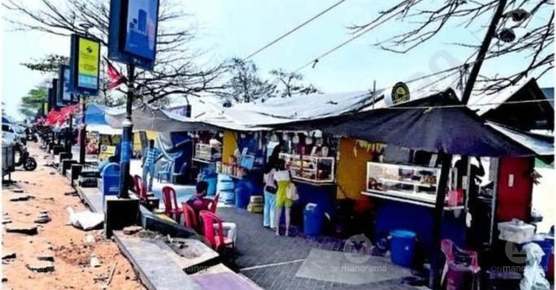 The street food stalls on the food street at Kozhikode Beach. Photo: Special Arrangement