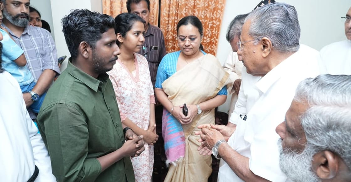 Chief Minister Pinarayi Vijayan meeting Alin Sherin's parents. Health Minister Veena George is seen nearby. Photo: Special Arrangement