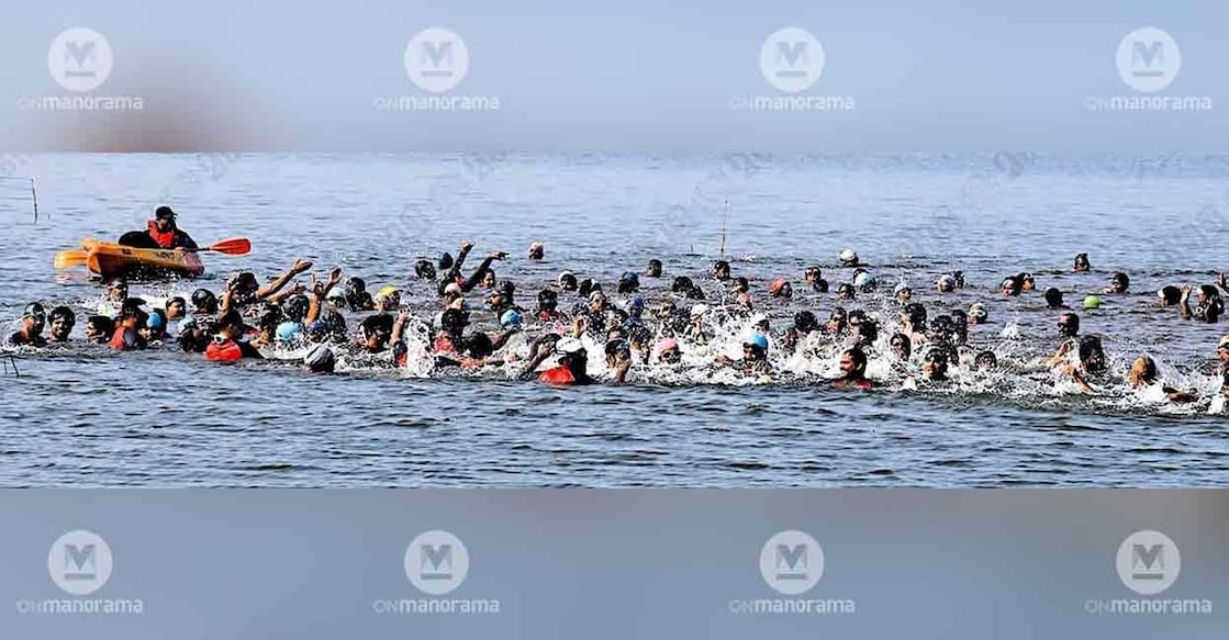 vembanad-lake-swim