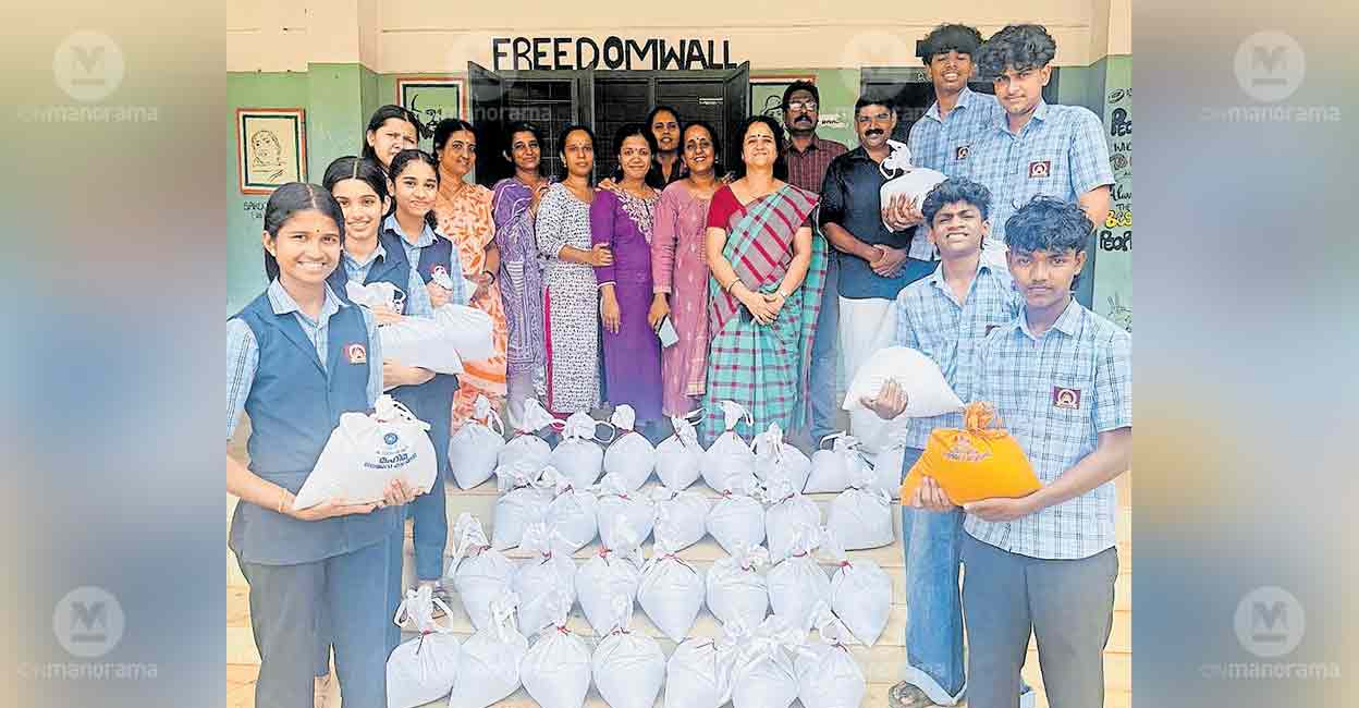 Students of Marathamkode GHSS in Thrissur sells organic matta rice grown by them