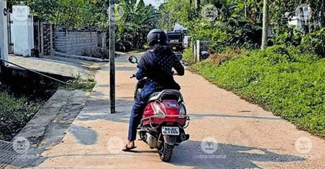 The Avanavancheri Point Mookku Junction–Paruthiyil Temple Road has been concreted with an electric post standing in the middle of the roadway.