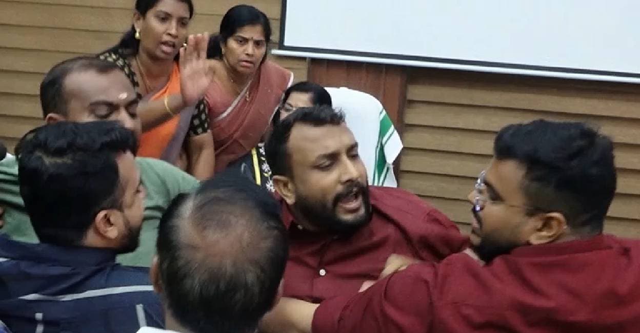 LDF-UDF members clash during council meeting in Thrissur corporation; 13 detained