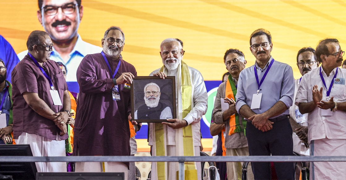 Prime Minister Narendra Modi with BJP state President Rajeev Chandrasekhar and others in Kochi. Photo: PTI