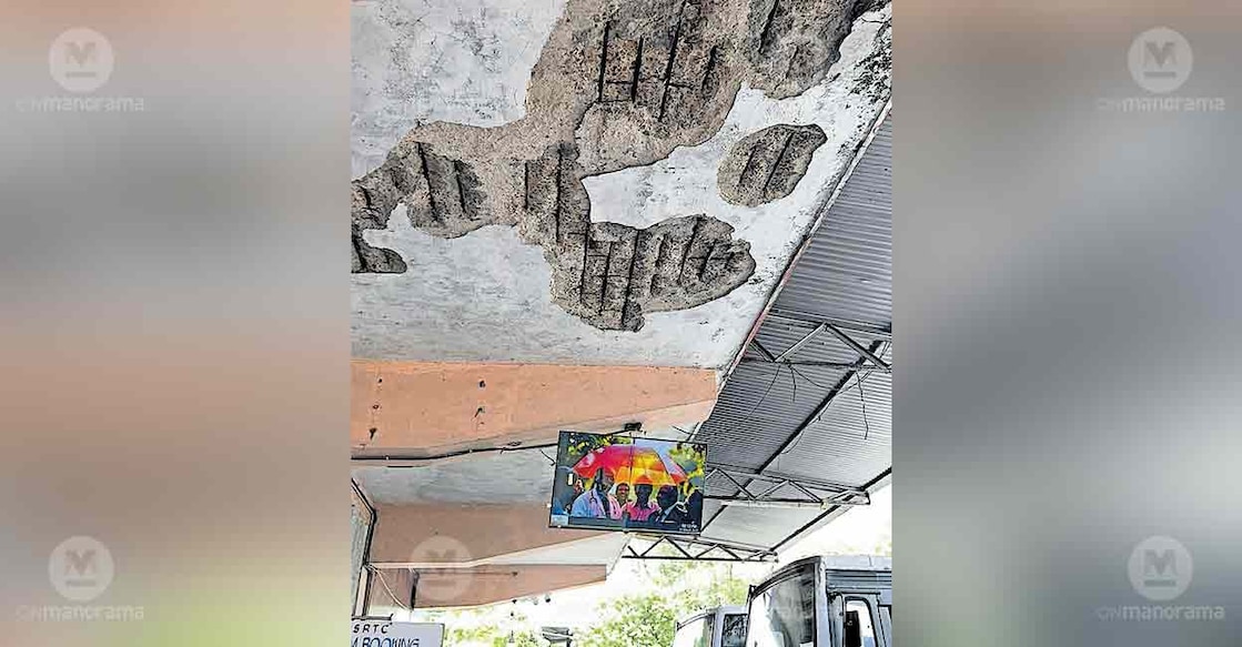 concrete-fall-bus-stand