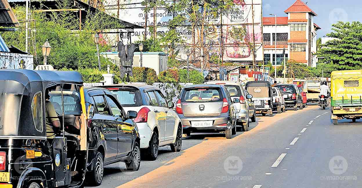 Illegal parking cripples smart roads in TVM