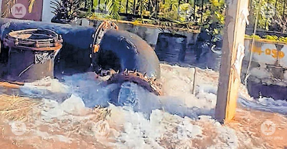 The pipe burst at the spot near Koottanad Elavathukkal temple. Photo: Special arrangement