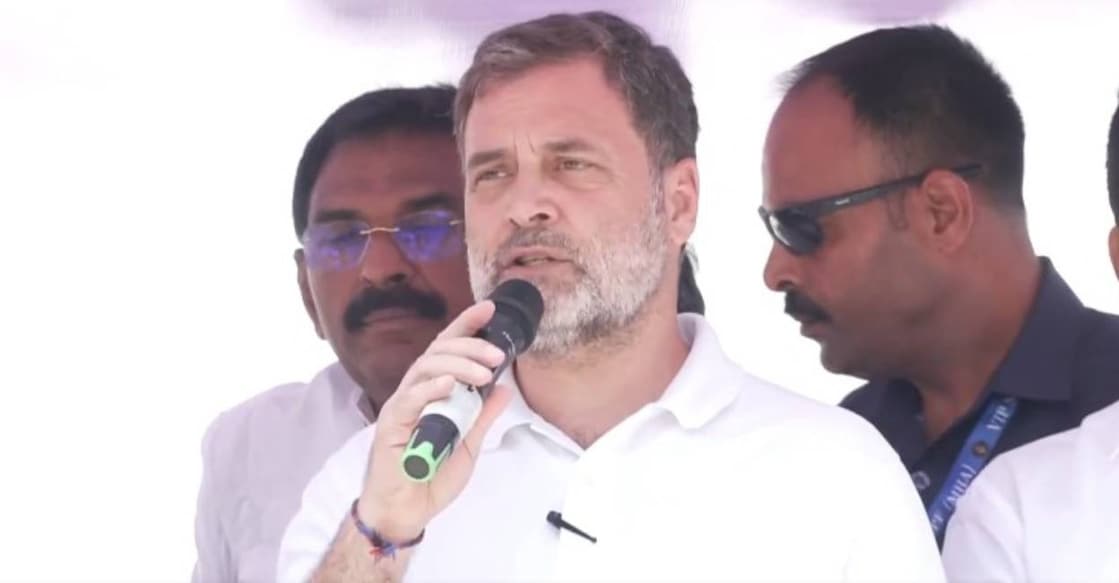 Rahul Gandhi addresses public rally at Pathanamthitta. Photo: Screengrab/X