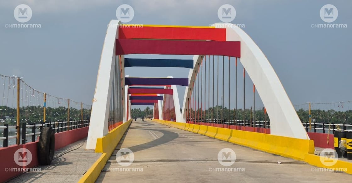 rainbow-bridge-perumbalam-island - 1