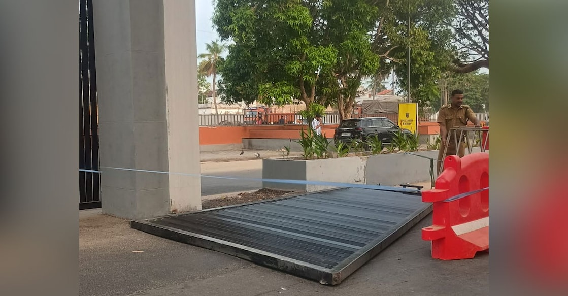 Collapsed gate at Kaloor stadium. Photo: Special Arrangement