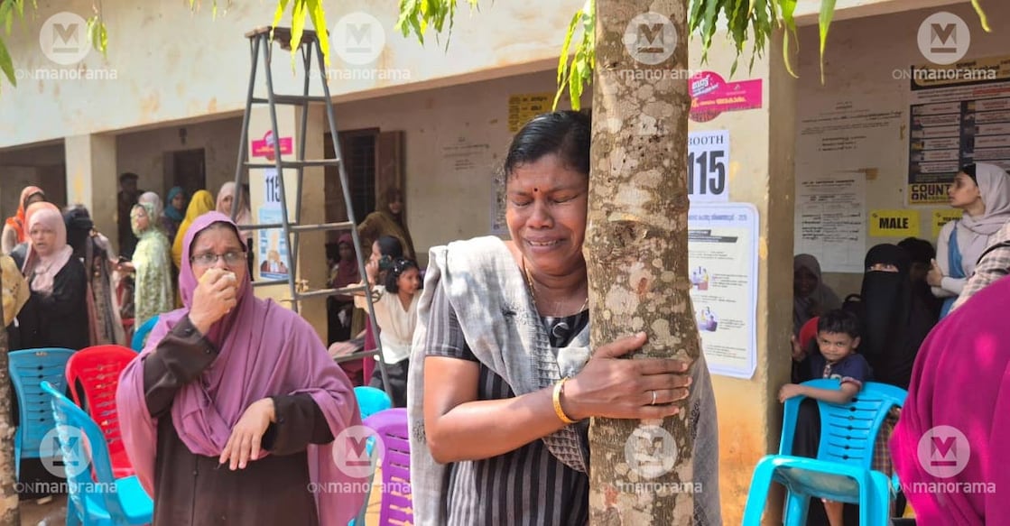 Students, colleagues, relatives, and local residents gathered in overwhelming numbers, many breaking down as they came face to face with the devastating loss. Photo: Onmanorama. 