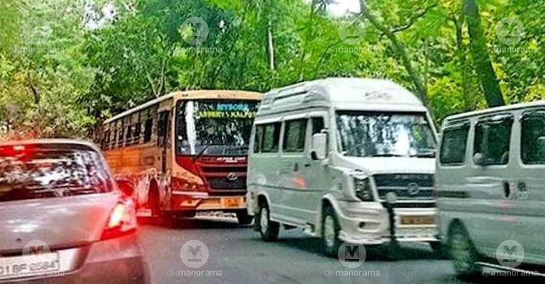 Vehicles were blocked for several hours on the Thamarassery ghat road. Photo: Special arrangement