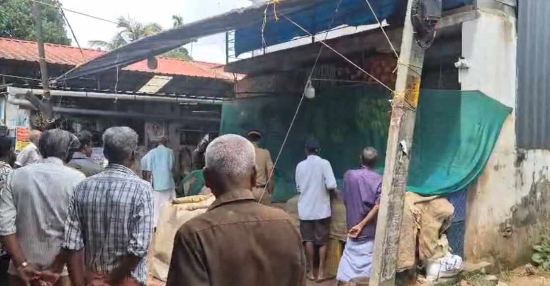 The vegetable shop in Kumbalangi, where the man was found dead on Saturday morning. Photo: Special Arrangement. 