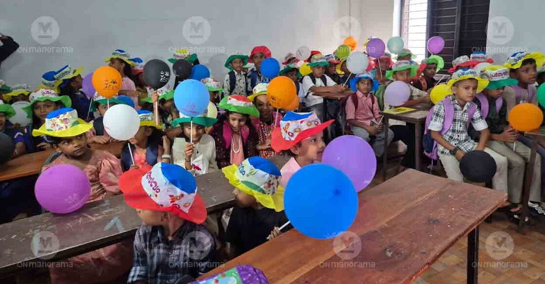 Mankada Block-level Praveshanolsavam was organised at Government UP School, Pang. Photo: Onmanorama