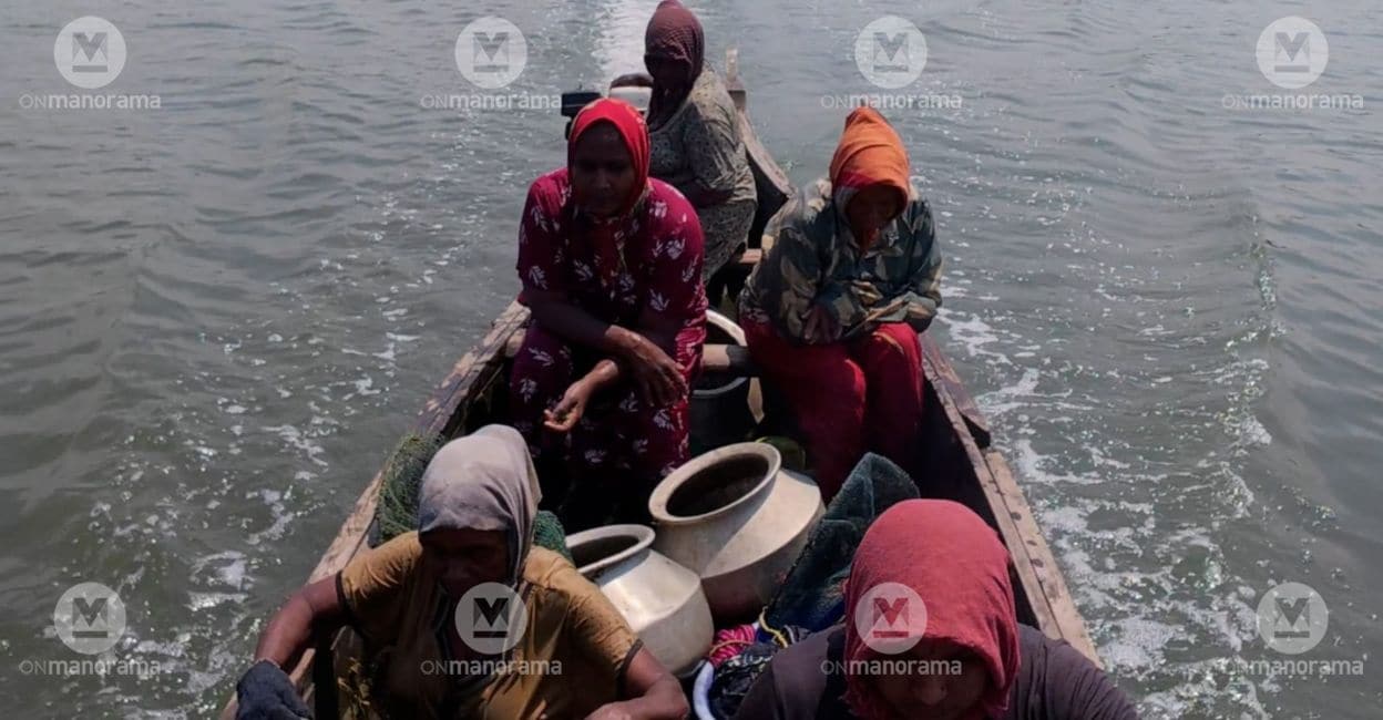 Kochi women 'fish in troubled waters' with bare hands, their catches are YouTube scroll stoppers