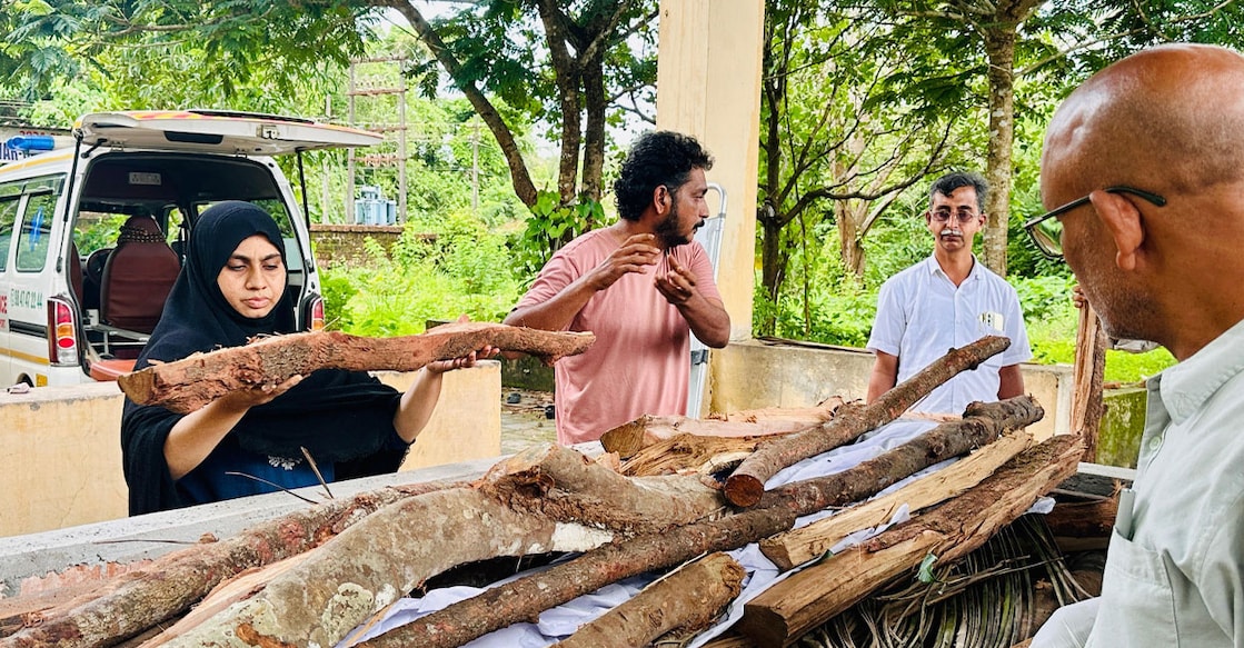 Kasaragod District panchayat member Irfana, who runs the  Sheikh Zayed Foundation conducting Narayanan's burial. Photo: Special Arrangement