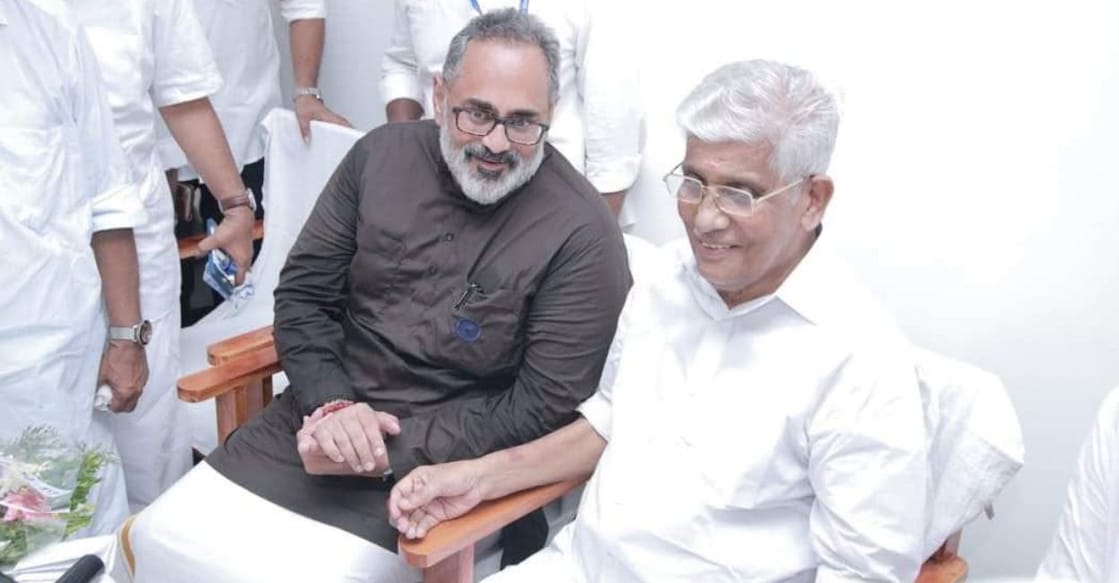 BJP's Rajeev Chandrasekhar with NSS general secretary G Sukumaran Nair. Photo: Facebook/Rajeev Chandrasekhar