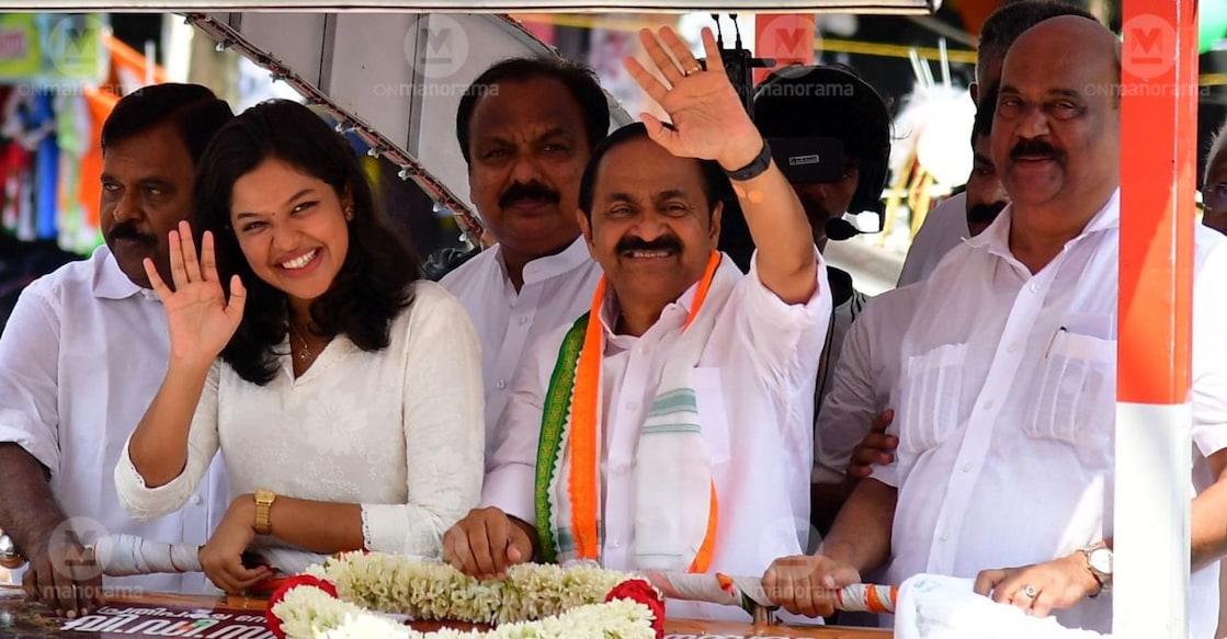 Diya Binu Pulickakandam with VD Satheesan during the Puthuyuga Yathra. Photo: File/ Manorama