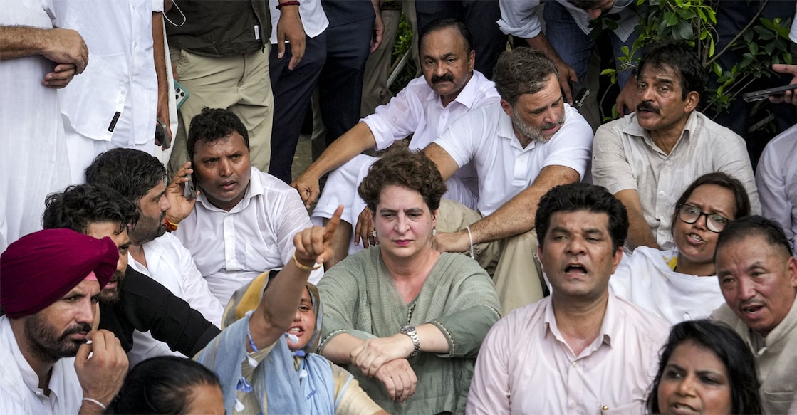 Kerala Chief Minister VD Satheesan with Congress leaders at the sit-in protest near the Prime Minister's residence. Photo: PTI